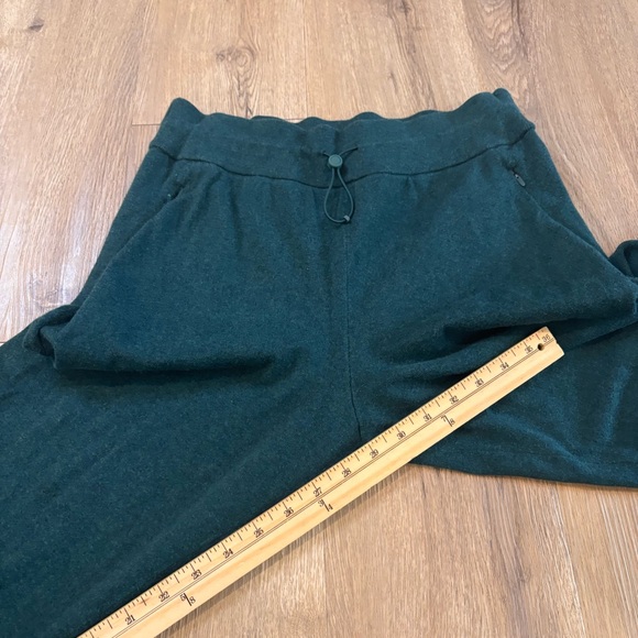Lululemon Women’s Cotton-Cashmere Knit Mid Rise Jogger Pants Green Jasper Size 6 - Picture 9 of 11